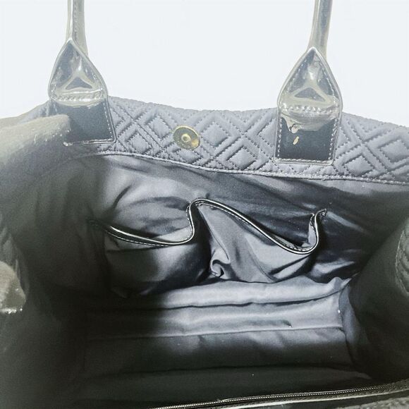 Tory Burch 
Ella 
Quilted Shoulder Bag - Picture 10 of 14